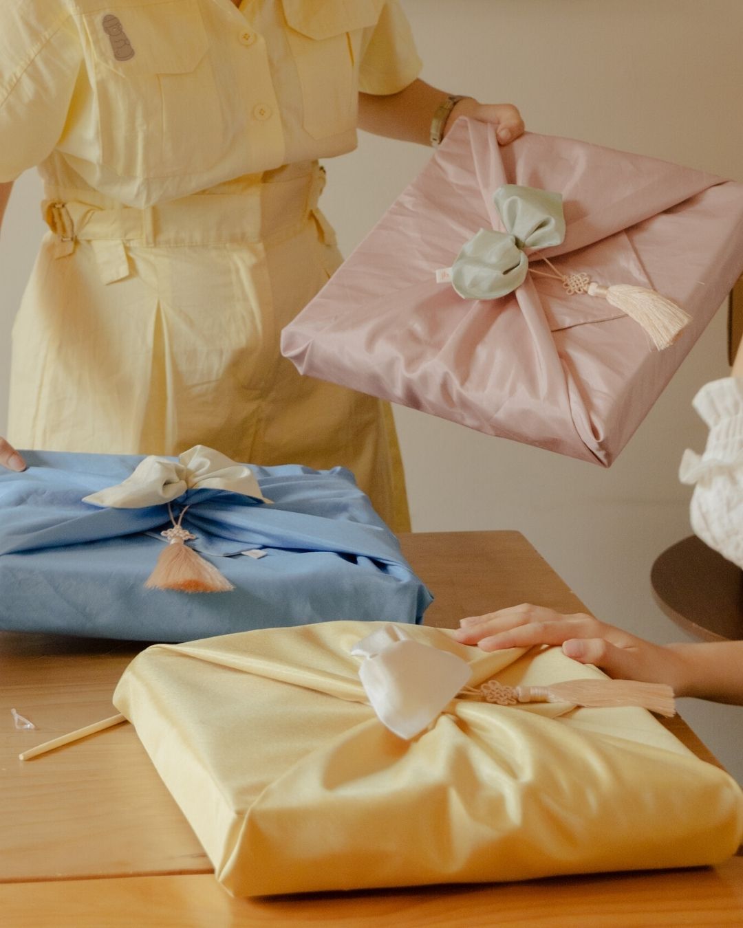 Bojagi Gift Wrapping (with Norigae)
