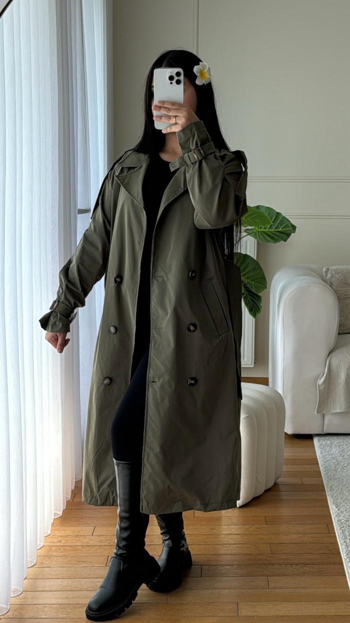 Trench-Coat Emily